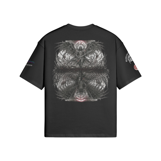 Rückansicht eines dunkelgrünen Oversized T-Shirts mit einem großflächigen, symmetrisch gespiegelten Grafikdruck eines Engels mit Gitarre im Metal-Stil.
