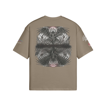 Rückansicht eines dunkelgrünen Oversized T-Shirts mit einem großflächigen, symmetrisch gespiegelten Grafikdruck eines Engels mit Gitarre im Metal-Stil.B7